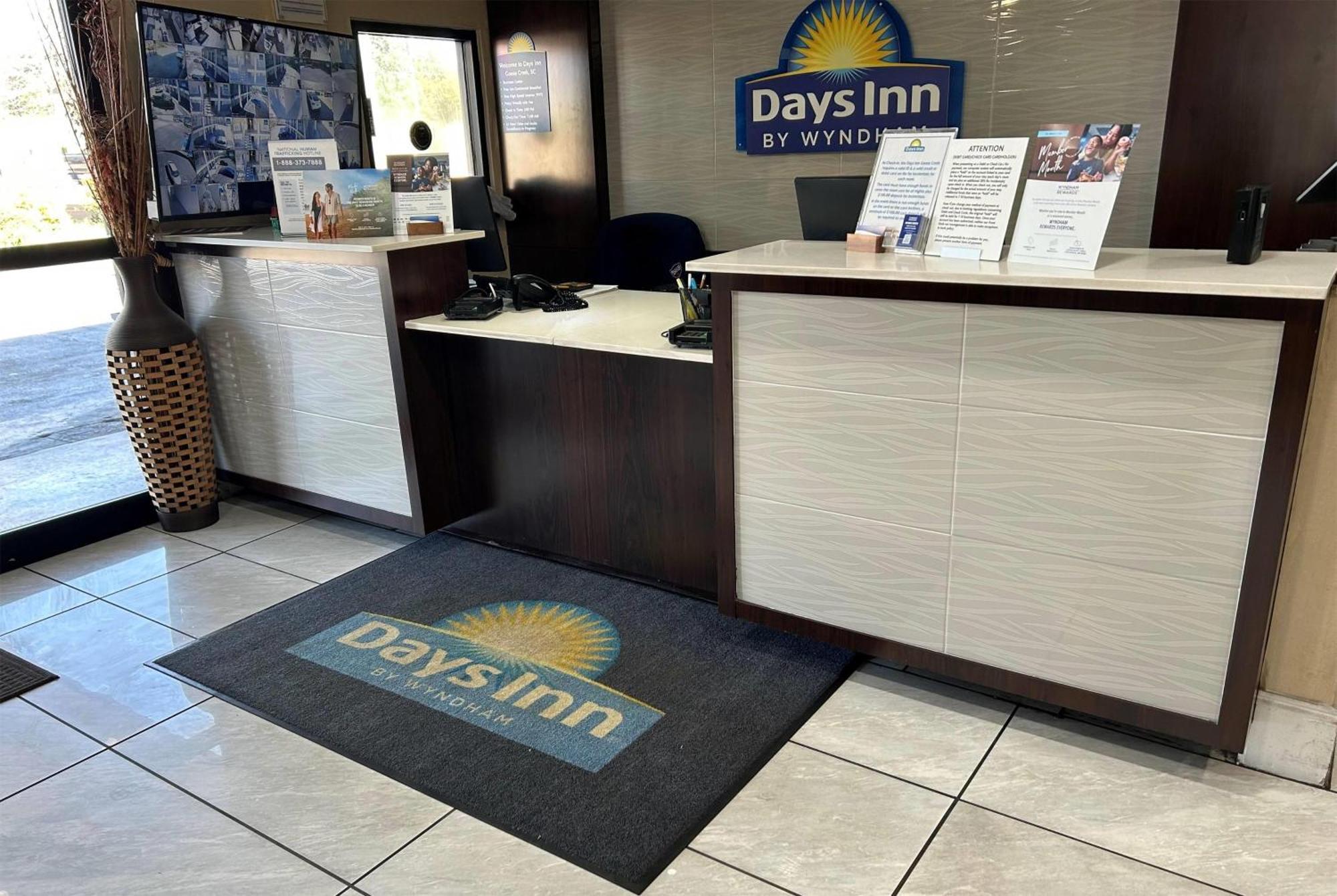 Days Inn By Wyndham Goose Creek North Charleston Exterior photo